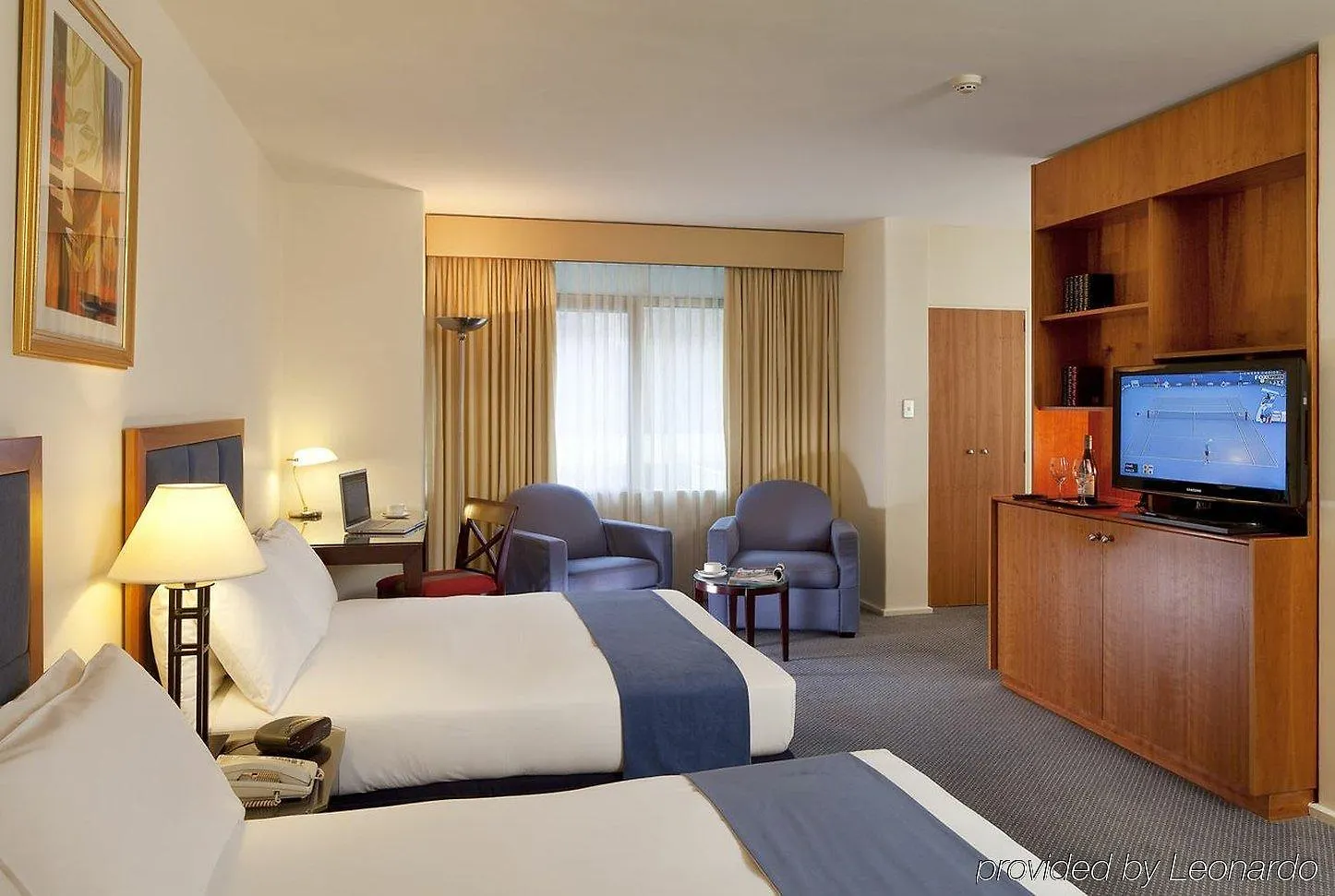 Hotel Seasons Of Perth