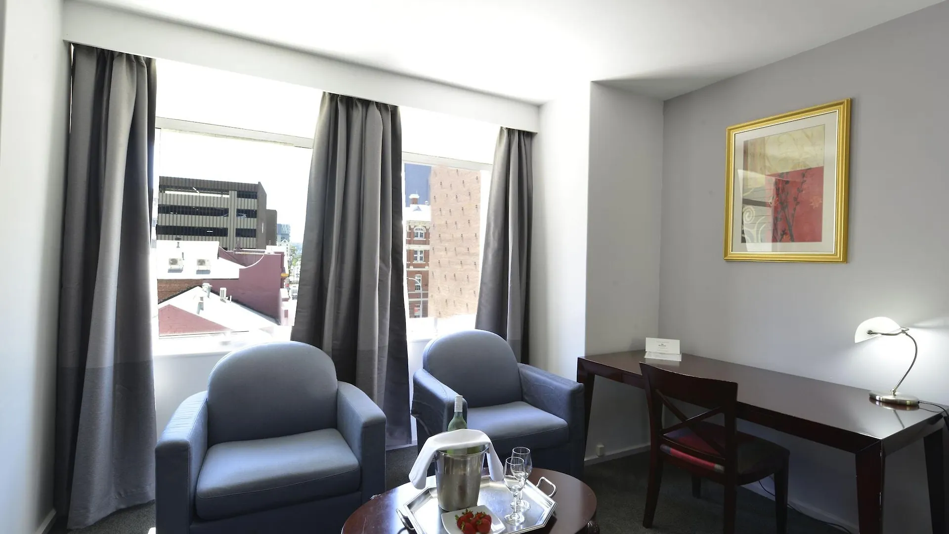 Hotel Seasons Of Perth