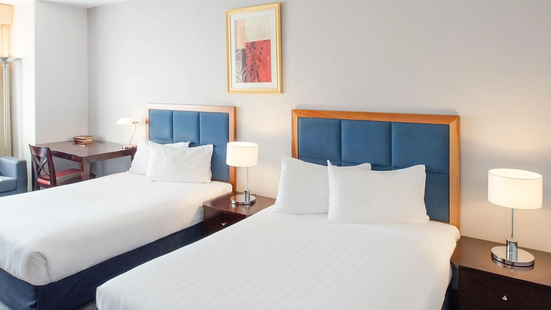 Hotel Seasons Of Perth