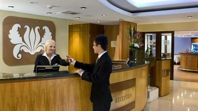 Hotel Seasons Of Perth